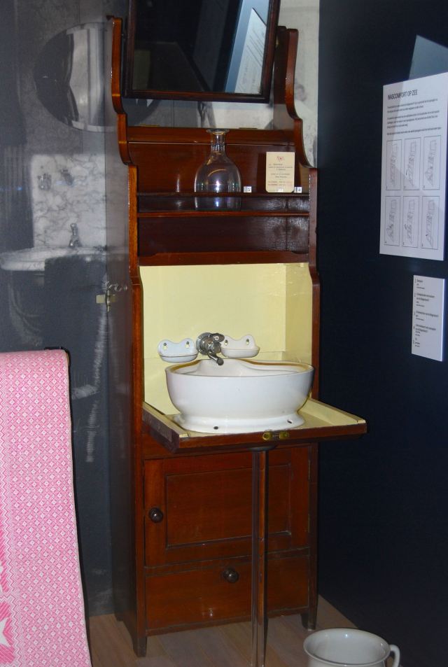 Clever Sink Cabinet from a First Class Cabin