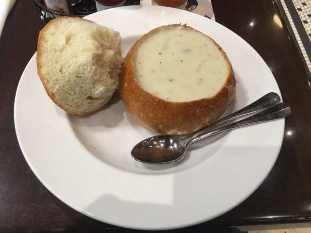 chowder-bread-bowl